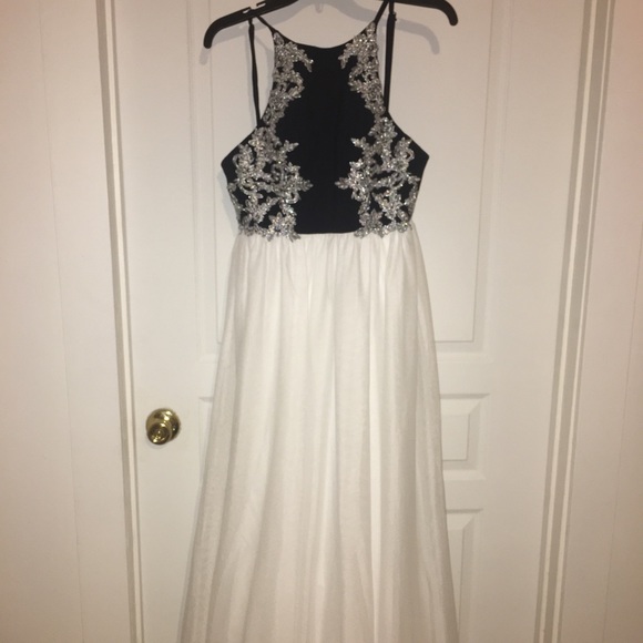 PROM DRESS - Picture 2 of 3